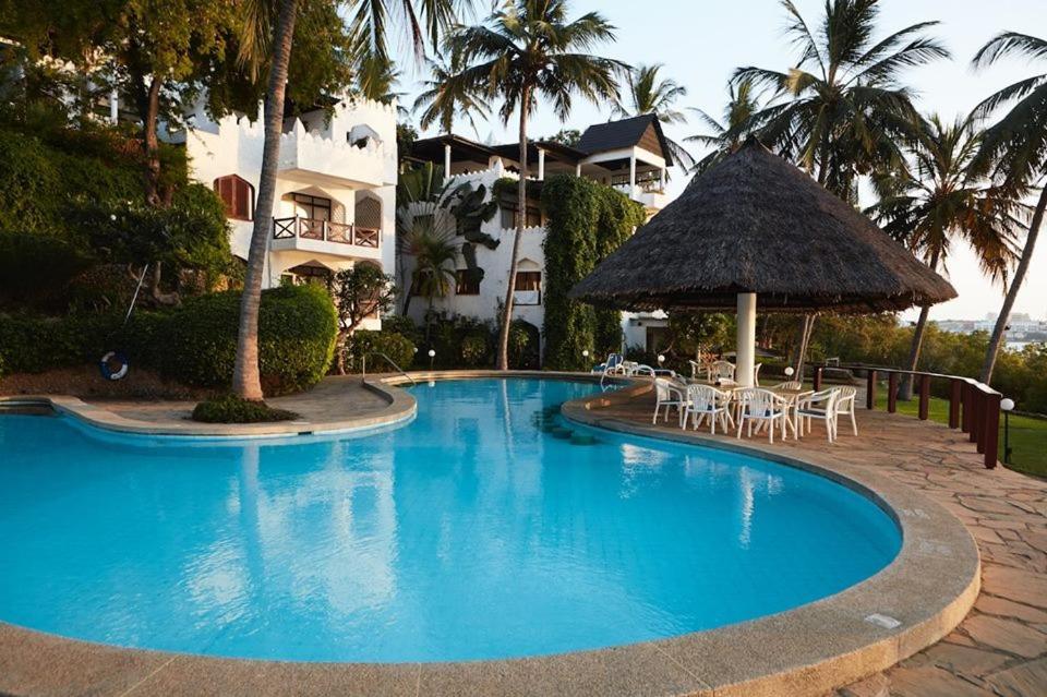 Tamarind Village Hotel Apartments Mombasa Eksteriør billede
